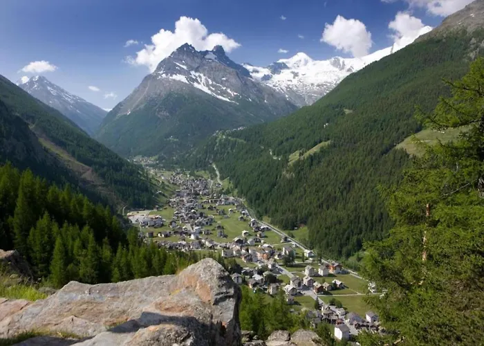 In Valais Near Lift & Valley * Saas-Balen